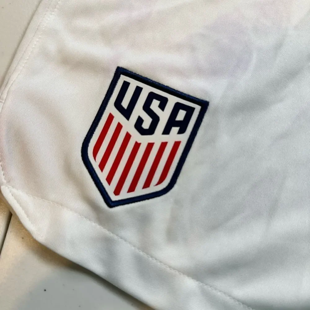 NWT NIKE Youth Unisex White USA Soccer Athletic Shorts - Size XL